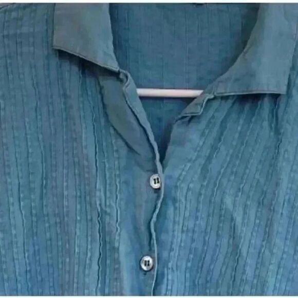 Neiman Marcus Women's Turquoise Linen Pleated Collared Button Down Shirt - Picture 5 of 7